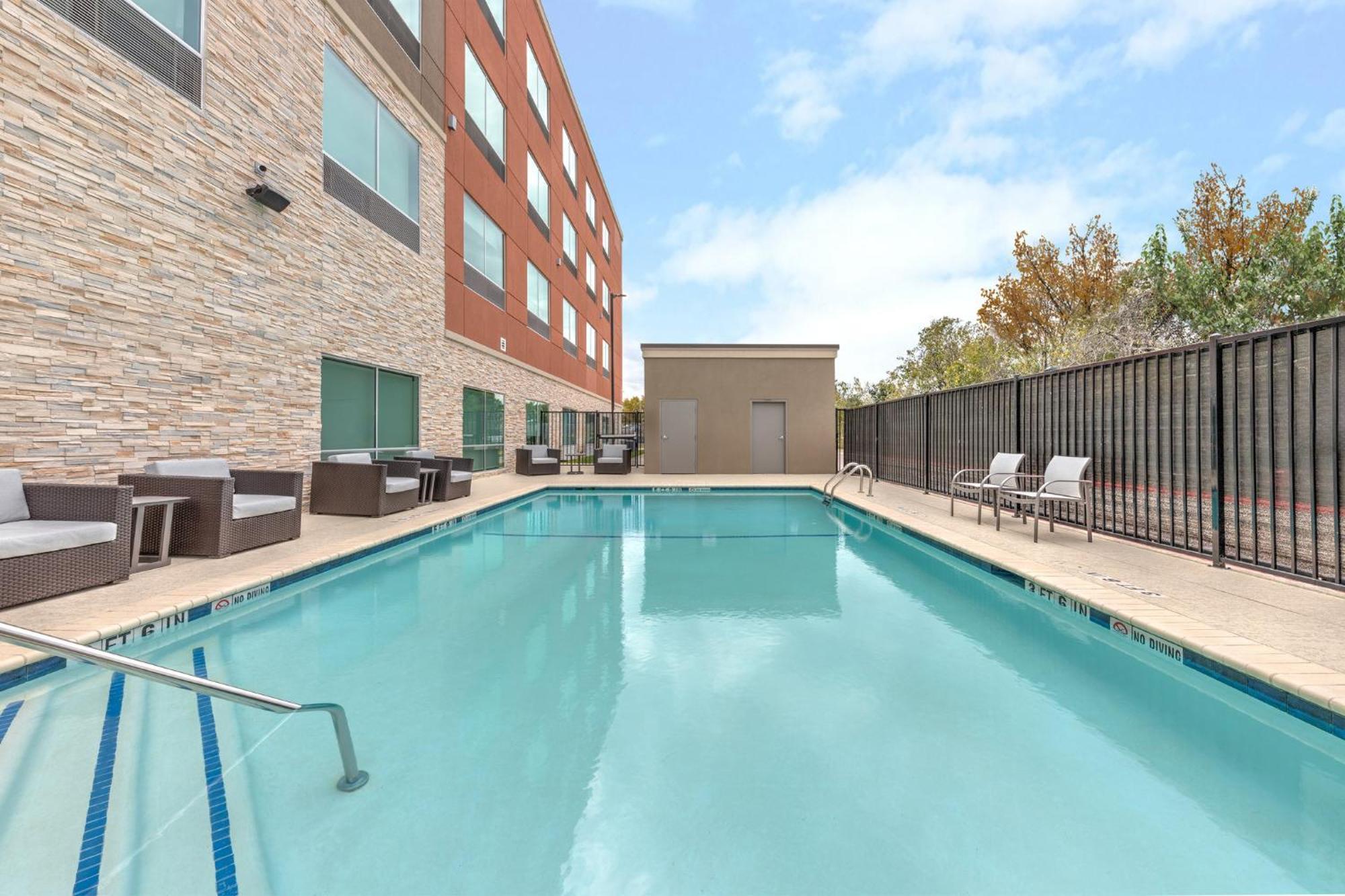 Holiday Inn Express & Suites Austin Airport East By Ihg Ngoại thất bức ảnh