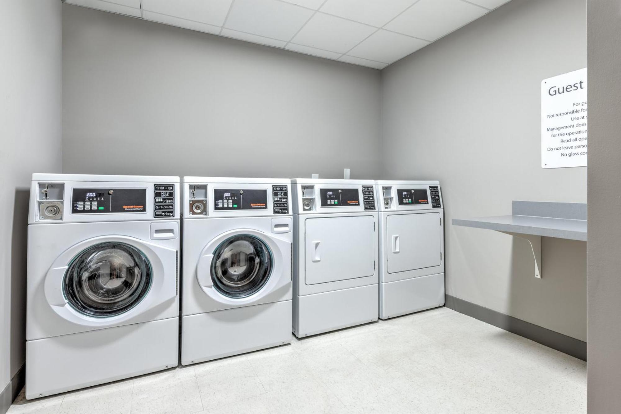 Holiday Inn Express & Suites Austin Airport East By Ihg Ngoại thất bức ảnh
