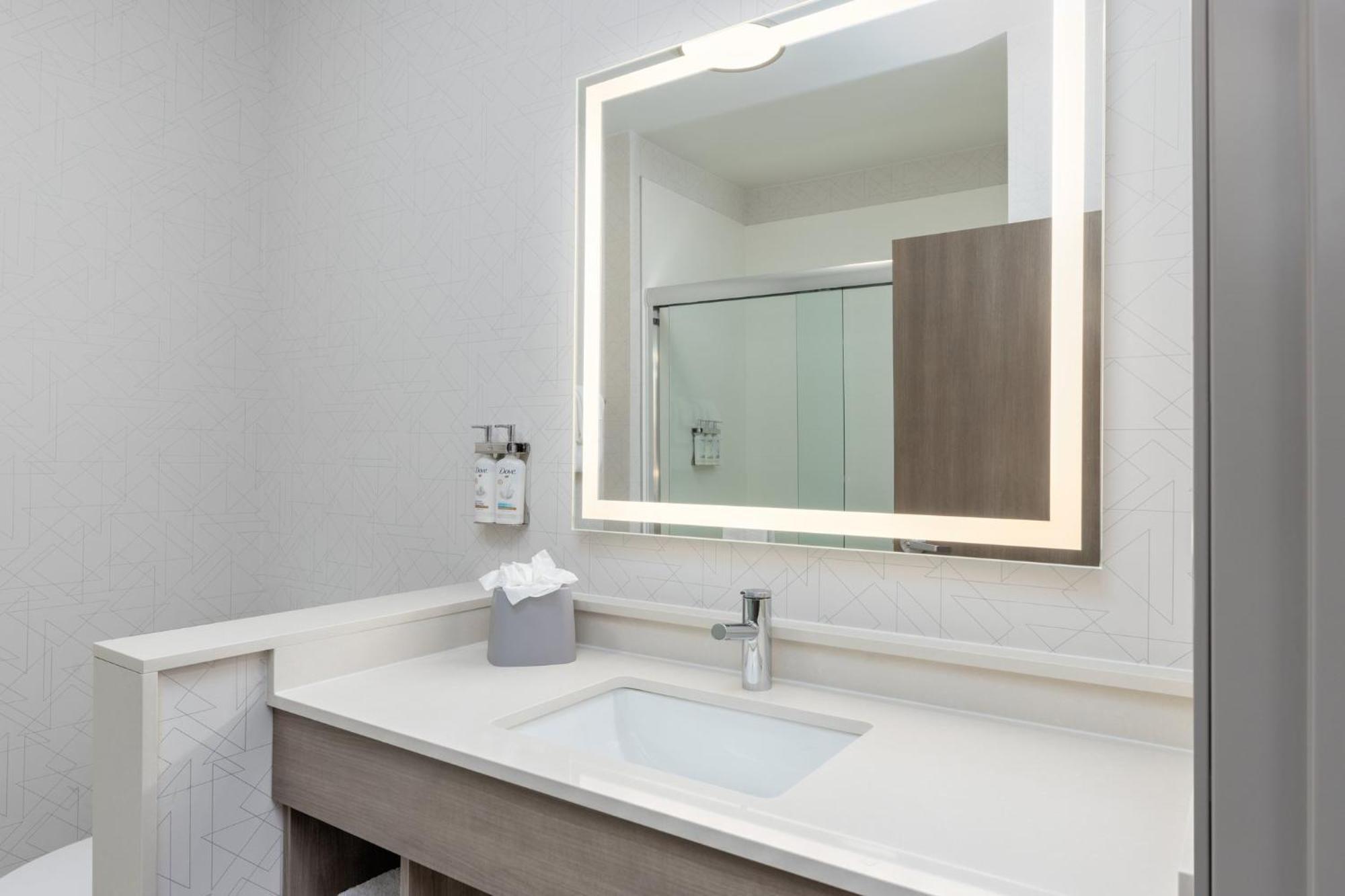 Holiday Inn Express & Suites Austin Airport East By Ihg Ngoại thất bức ảnh